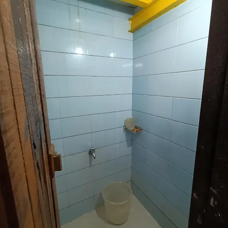 Vasantashram Cst Mumbai, Free Wifi With 1940s Retro Vibe Hostel