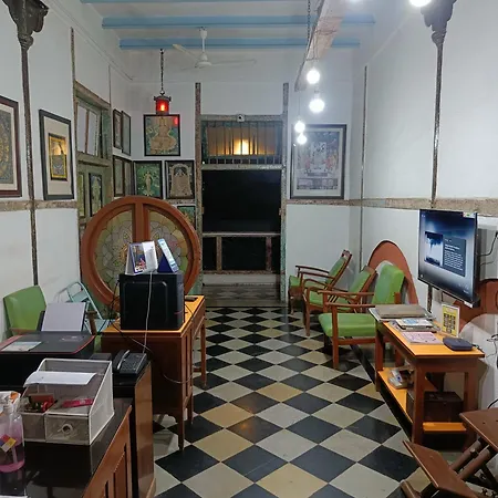 Vasantashram Cst Mumbai, Free Wifi With 1940s Retro Vibe Hostel Mumbai