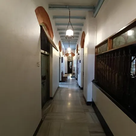 Vasantashram Cst Mumbai, Free Wifi With 1940s Retro Vibe Mumbai