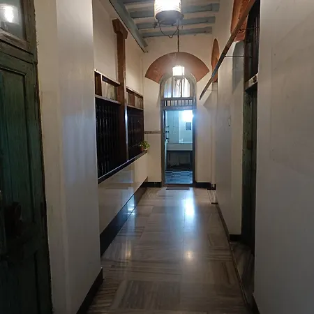 Vasantashram Cst Mumbai, Free Wifi With 1940s Retro Vibe * Mumbai