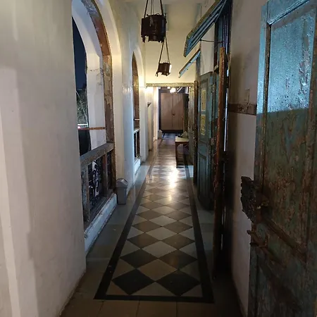 Vasantashram Cst Mumbai, Free Wifi With 1940s Retro Vibe Mumbai