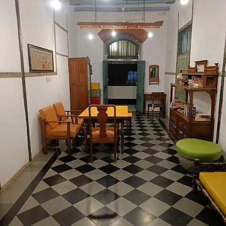 Vasantashram Cst Mumbai, Free Wifi With 1940s Retro Vibe *