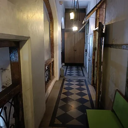 Hostel Vasantashram Cst Mumbai, Free Wifi With 1940s Retro Vibe