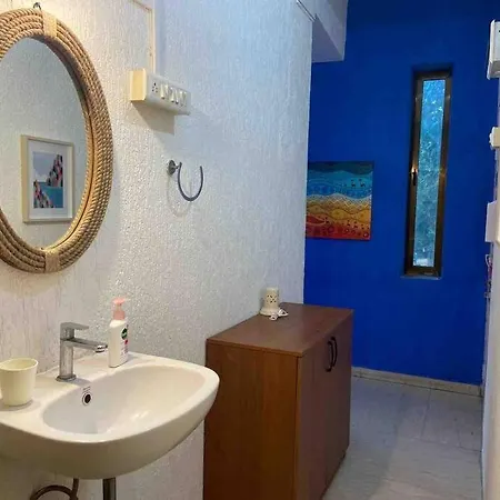 Rahat Manzil- The Old Warm Charm 2 Bedroom In Khar West By Connekt Homes Apartment *