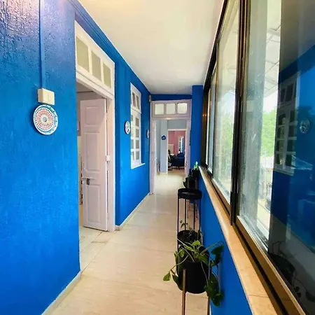 Apartment Rahat Manzil- The Old Warm Charm 2 Bedroom In Khar West By Connekt Homes Mumbai
