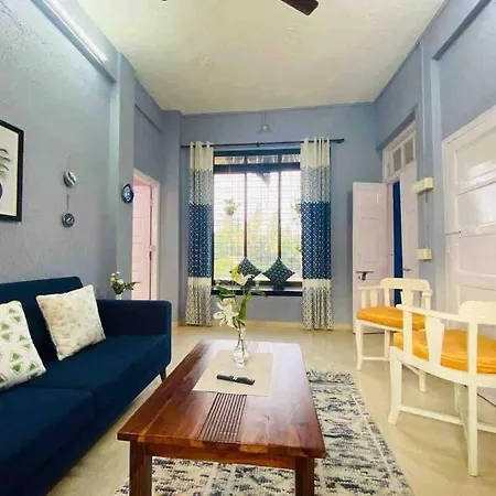 Rahat Manzil- The Old Warm Charm 2 Bedroom In Khar West By Connekt Homes Apartment Mumbai