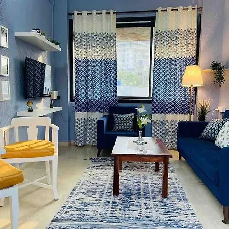 Rahat Manzil- The Old Warm Charm 2 Bedroom In Khar West By Connekt Homes Apartment