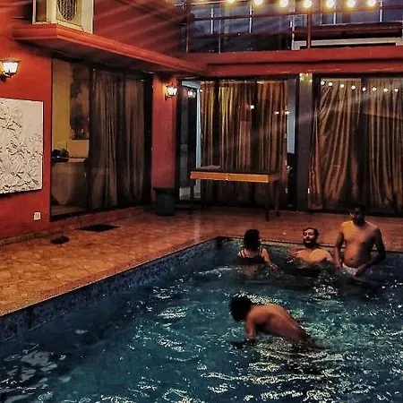 Spruce Peak villa * Mumbai