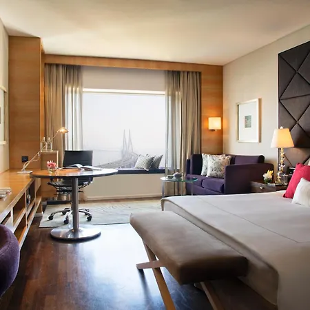 Taj Lands End