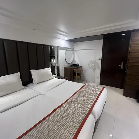 Supreme - Cuffe Parade Hotel
