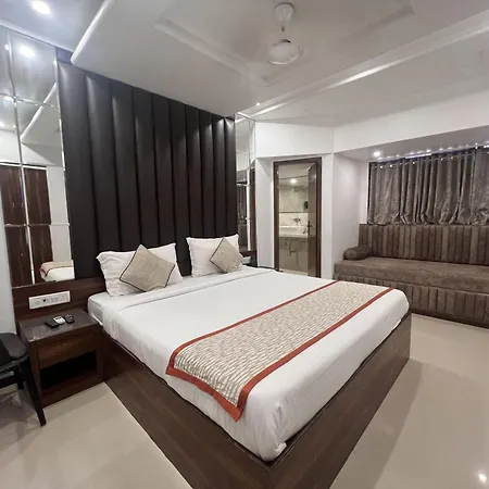 Supreme - Cuffe Parade Hotel 3*