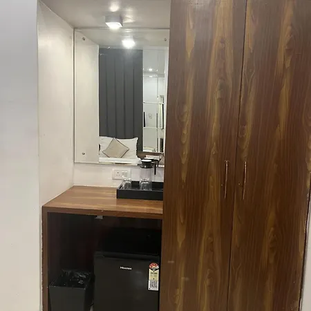 Supreme - Cuffe Parade Hotel Mumbai