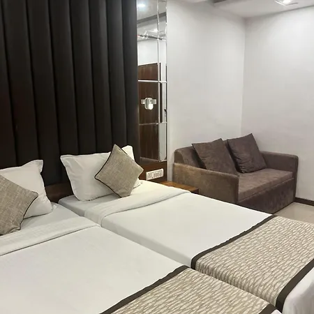 Supreme - Cuffe Parade 3*