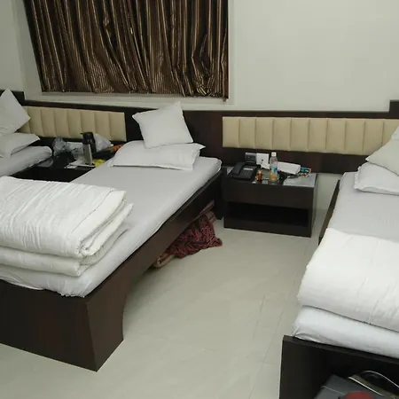 Causeway, Colaba