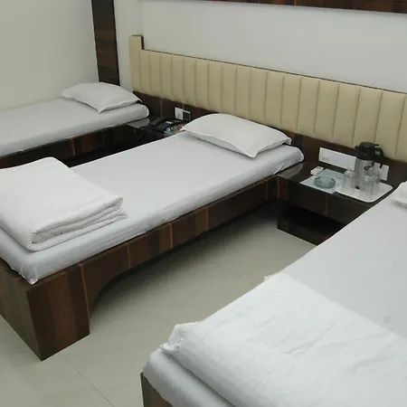 Hotel Causeway, Colaba *