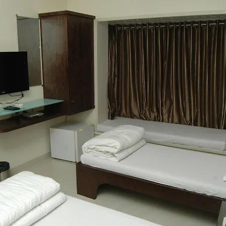 Causeway, Colaba