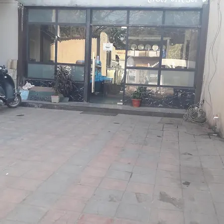 Hotel Shine Hospitality Residency *