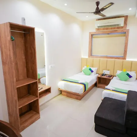Hotel Skylink Hospitality Next To Amber Imperial Mumbai