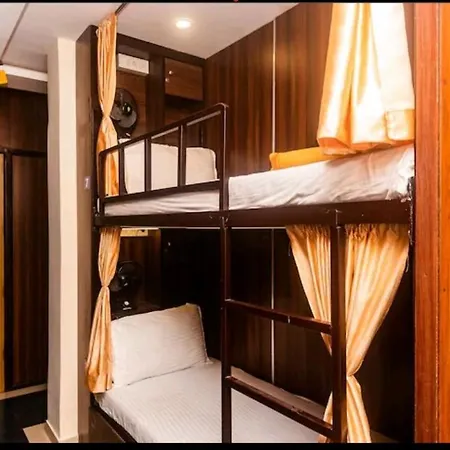Guest house Golden View Dormitory *