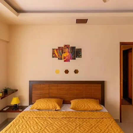 Apartment Spacious, Bright, Centre 3bhk Apt Nr Airport