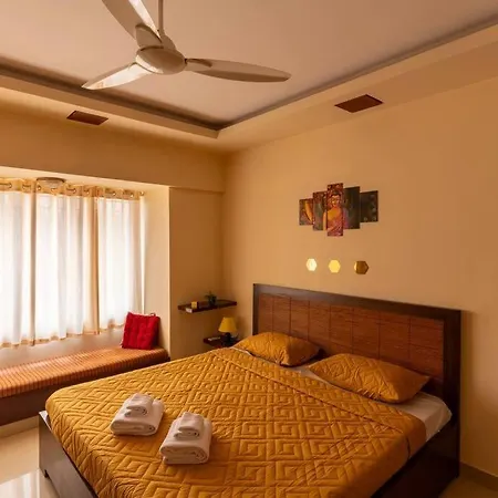 Apartment Spacious, Bright, Centre 3bhk Apt Nr Airport Mumbai