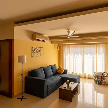 Apartment Spacious, Bright, Centre 3bhk Apt Nr Airport