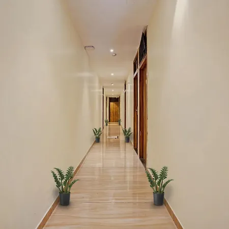Hotel Capital O Art