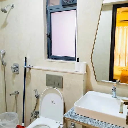 1br Service In Bkc By Florastays