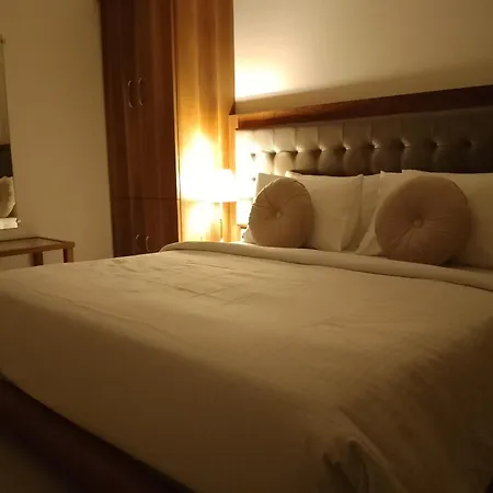 Apartment Entire 3 Bhk By The Good Traveller