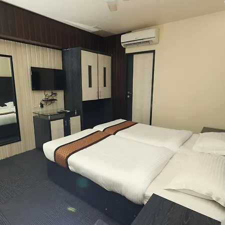 Quaint & Banquet Hotel 2*