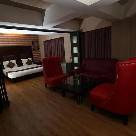 Quaint & Banquet Hotel 2*