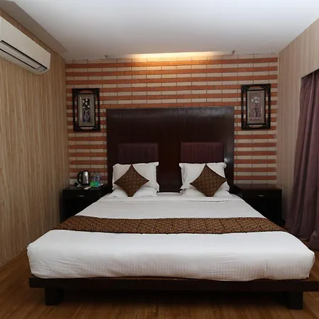 Quaint & Banquet Hotel 2*