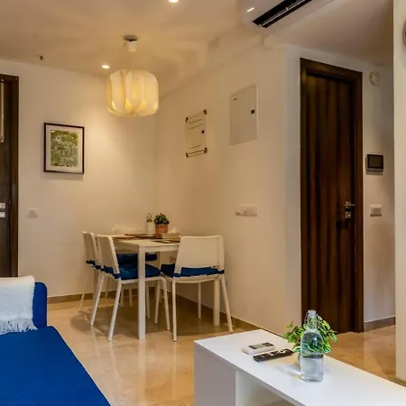 1Bhk Apartment In Regent Hill B 1109 *