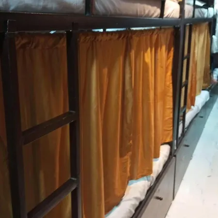 Golden View Dormitory Guest house Mumbai