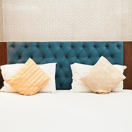 Elegance Hotel