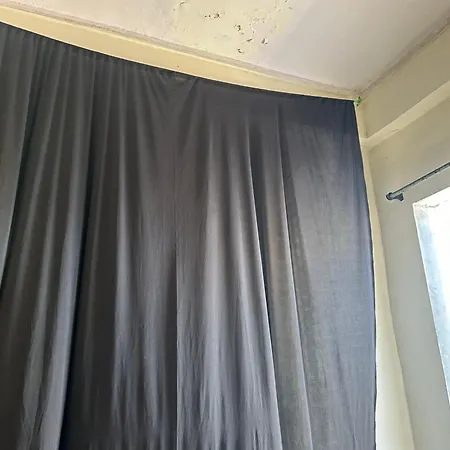 Peaceful Single With Balcony * Mumbai