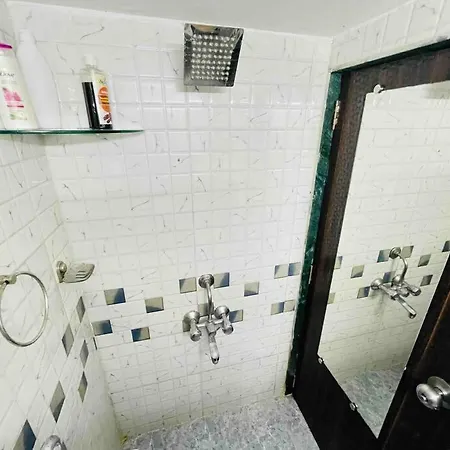 1 Bhk- 72 Pali-bandra-mumbai Apartment *
