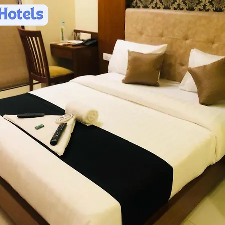 Guest house Glitz 7even Hills- Nr International Airport T2 *
