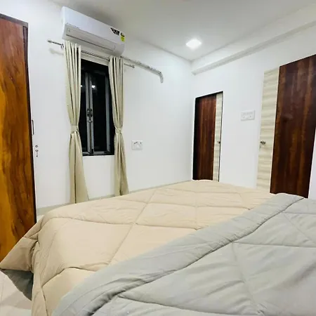 Luxe-bnb Near Airport Homestay *