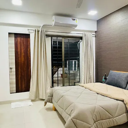 Homestay Luxe-bnb Near Airport *