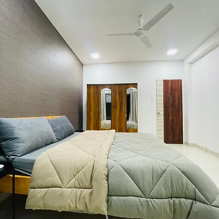 Luxe-bnb Near Airport Homestay
