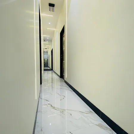 Rose Hotel 2*