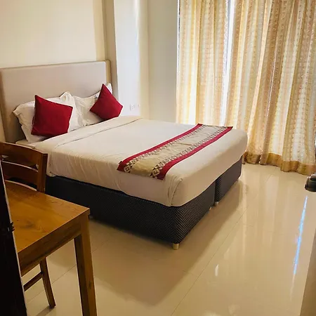 Apartment House Luxury Apartments, Santacruz East