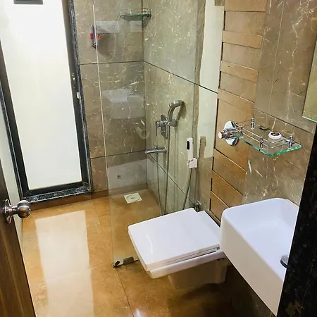 House Luxury Apartments, Santacruz East