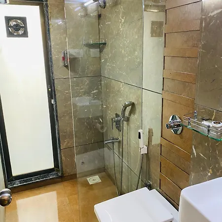 House Luxury Apartments, Santacruz East Apartment