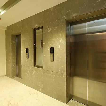 House Luxury Apartments, Santacruz East *