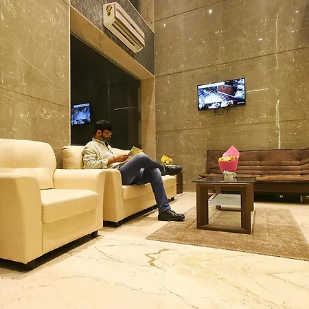 House Luxury Apartments, Santacruz East