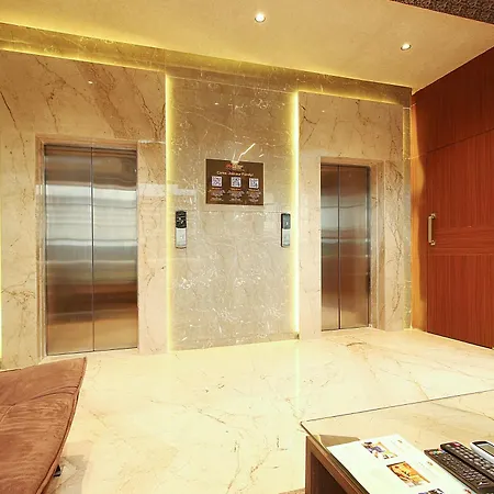 House Luxury Apartments, Santacruz East