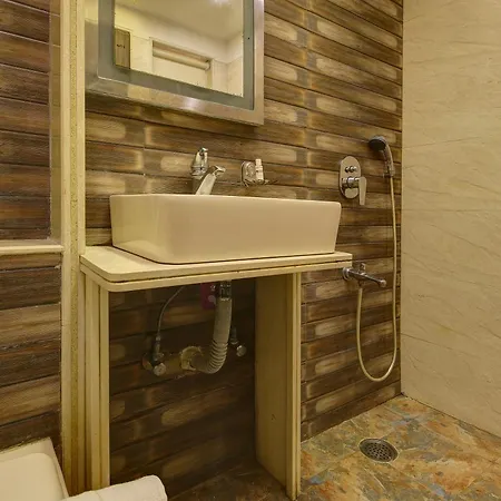 Hotel Hotel Mumbai House Juhu Santacruz West 3*