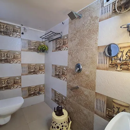 Osi Khar West Apartment